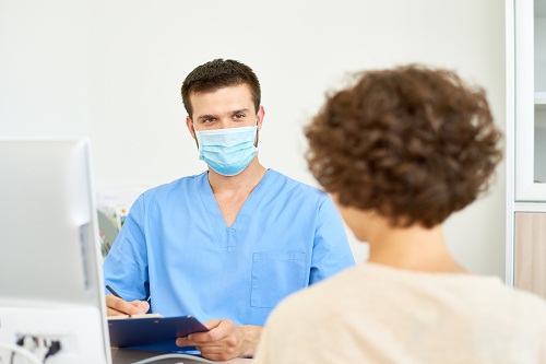 un masque chirurgical pour enfants.